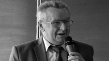 Zmar prof. dr hab. Edward Olszewski